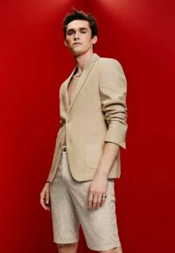 ESPRIT Gestreifte- Shorts - Beige -ESPRIT Winkel 02cc8dc85b8240b7bb781d1ddfe596c7