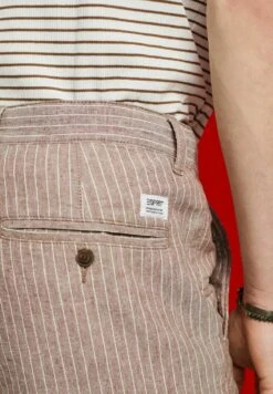 ESPRIT Gestreifte- Shorts - Beige -ESPRIT Winkel 17781e5a410641a6ba6f0dd9396b1de4