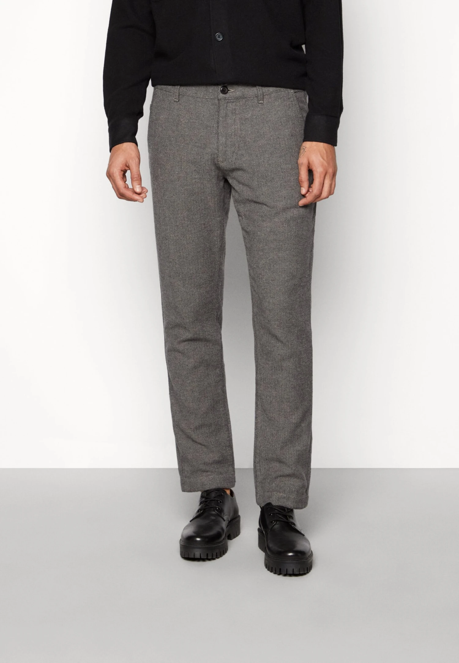 ESPRIT Sus F Brushed H - Chino - Grey 1 ESPRIT Sus F Brushed H - Chino - Grey