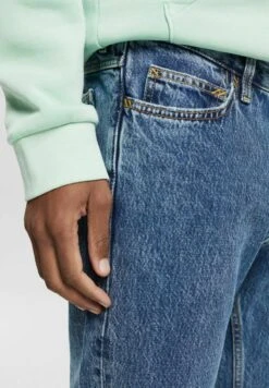 Edc By Esprit Straight Leg Jeans - Blue Medium Washed New -ESPRIT Winkel 3b7379203c0c4f7ab4a8696ece7e9f8b