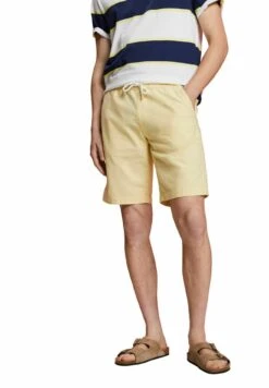 ESPRIT Shorts - Dusty Yellow