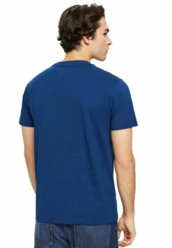 ESPRIT Mit Print Auf Der Brust - T-Shirt Basic - Ink 16 ESPRIT Mit Print Auf Der Brust - T-Shirt Basic - Ink -ESPRIT Winkel 74694f0bf7ee4a92ac92818e0a5ed2d5