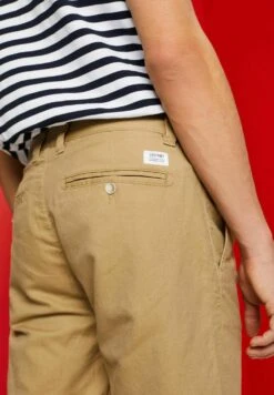 ESPRIT Im Stil - Shorts - Khaki Beige -ESPRIT Winkel 82e85c65fc974f0e89597fa4de26bbf5