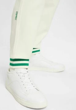 ESPRIT Style Mit Delfinlogoaufnäher - Trainingsbroek - Off White -ESPRIT Winkel a0feec42b18c410ba50b1714674d3455