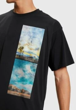 ESPRIT Mit Abgesetztem Landschafts-Print - T-Shirt Print - Black -ESPRIT Winkel a15cc596bb324b7eb2d99772a84b37ae