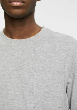 Edc By Esprit Longsleeve - Medium Grey 11 Edc By Esprit Longsleeve - Medium Grey -ESPRIT Winkel cdbaf8b935e745bf8ad80cd279d6ca6d