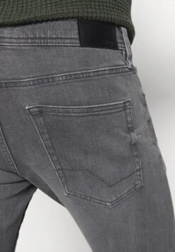 ESPRIT Slim Fit Jeans - Grey Medium Wash -ESPRIT Winkel d33f5a6d006b44d884566eeba5edd027